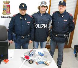 Fondi, arrestato nonno spacciatore: aveva 36 dosi e materiale da taglio