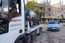 Sperona la polizia e scappa, trovata l'auto del giovane
