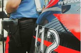 Rubano capi d'abbigliamento da un negozio e oggetti dall'ospedale: denunciati