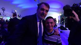 Valerio Catoia premiato dal presidente del Coni Giovanni Malagò a Roma
