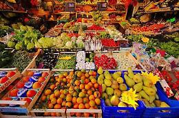 Orari speciali per il mercato annonario in vista delle festività