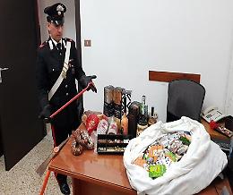 Salami, alcolici e tabacchi: furto sventato dai carabinieri