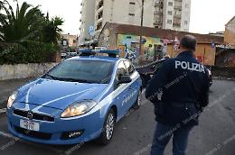Scippa una diciottenne in centro, straniero fermato dalla Polizia