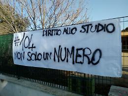 Assistenza educativa sospesa, manifestazione fuori dalle scuole