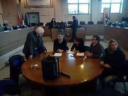 Caos assistenza educativa, in assemblea arriva anche il sindaco
