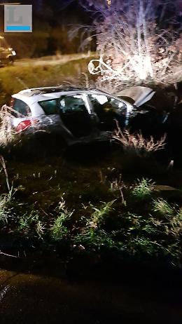 Incidente stradale nella notte, due feriti in condizioni gravi