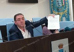 Deposito di rifiuti, la Regione invia il progetto sbagliato: è polemica
