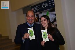 Zingaretti presenta il marchio Solea, l'olio della legalità