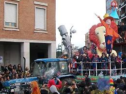 Niente certificazioni: salta a Latina la sfilata dei carri di Carnevale