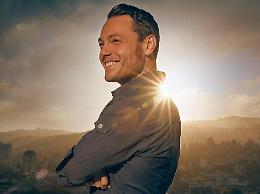 Los Angeles premia Tiziano Ferro. Renis: "Musicista straordinario"