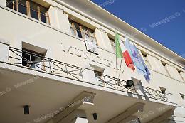 Deleghe azzerate dal sindaco, levata di scudi in difesa di Soscia
