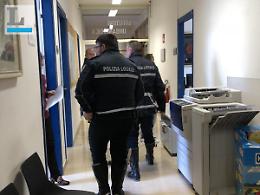 Proteste per via Ombrone negli uffici dell'urbanistica, arrivano i vigili