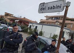 Pestaggio nel market, sgomberata la casa confiscata ai Ciarelli