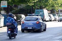 Deruba una donna, scippatore preso in pieno centro a Latina