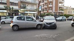 Frontale in centro,  guidava sotto l'effetto dell'alcol
