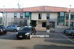 Trovati con coltelli nel marsupio e nel giubbotto: due giovani denunciati dai Carabinieri