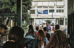 Aule allagate, gli studenti costretti a restare a casa