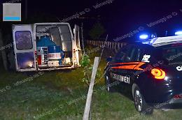 Ladri di gasolio intercettati dai carabinieri, inseguimento nella notte