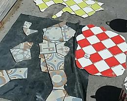 Terracina, dai muri ai marciapiedi: la street art "aggredisce" le buche
