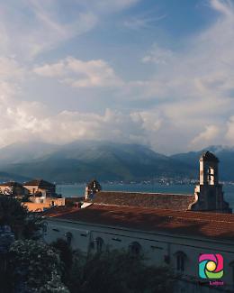 Il tramonto dalla chiesa della Santissima Annunziata: la foto incanta il web