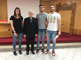 Il vescovo  Crociata ha premiato i vincitori di "Un anno per il futuro"