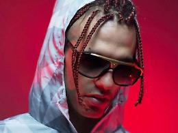 La Feltrinelli schierata "Pour l'amour": Achille Lauro arriva a Latina