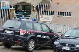 Diverbio in strada si trasforma in aggressione: lo picchia con la paletta