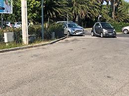 Anzio, incidente sulla Nettunense: auto contro moto. Ferito un centauro