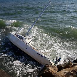 Celentano incontra la velista svedese naufragata: "Conti pure su di me"