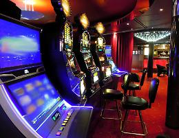 Slot machine per poche ore al giorno, il pugno duro del sindaco di Anzio