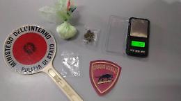 La polizia interviene per una lite in casa e trova cocaina e marijuana