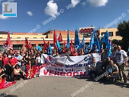 Unicoop Tirreno blocca la vendita degli 8 supermercati del basso Lazio