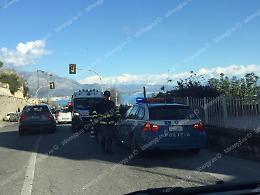 Incidente sulla Flacca, un'auto ha investito un motociclista