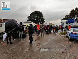 I Gilet arancioni bloccano la Pontina: "La viabilità a Terracina è disastrosa"