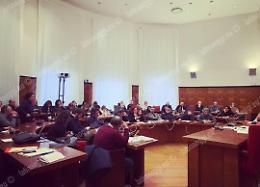 Uno spiraglio per Unicoop Tirreno, "sospese" le chiusure dei supermercati