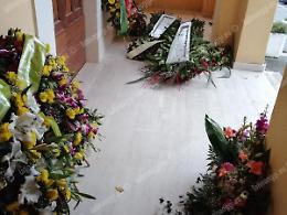 Cimitero fuori controllo. Loculi finiti, venti bare in fila per la sepoltura