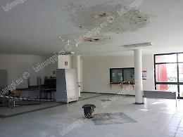 Infiltrazioni dal soffitto, sospesi i lavori al liceo Meucci
