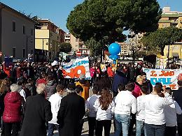 Alunni in piazza per dire "no" a bullismo e cyberbullismo