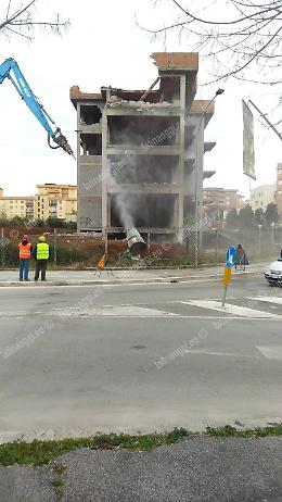 Ex Canebi, via alla demolizione del rudere in via Tiberio