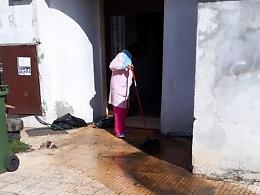 Ardea, liquami nelle case popolari: i residenti lanciano l'allarme