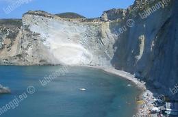 Ponza, la riapertura di Chiaia di Luna è sempre più vicina