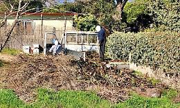 Discarica a cielo aperto nei pressi di un laghetto, altre segnalazioni