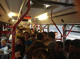 Per il 65% degli italiani, mezzi pubblici e scarsa igiene aumentano le malattie