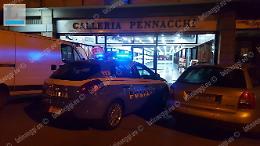 Rapinatori armati di pistole al centro scommesse della Galleria Pennacchi