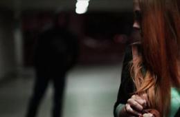 Maltratta e perseguita la ex compagna, condannato a tre anni
