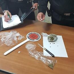 Sorpreso mentre vendeva cocaina: arrestato un pusher di 48 anni