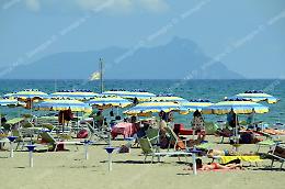 Mare, niente plastica e sigarette vietate sulla spiaggia: la ricetta Lbc