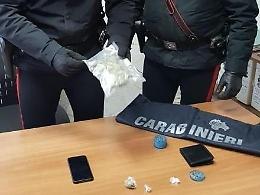 Sorpreso con 52 grammi di marijuana. arresto alle autolinee.