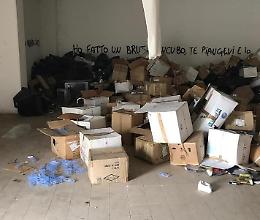 L'ex polo commerciale diventa una discarica, la denuncia dei residenti