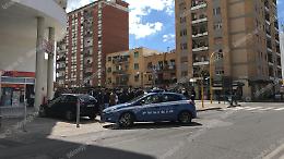Lite in strada tra italiani e indiani per una bicicletta, mezzo sequestrato